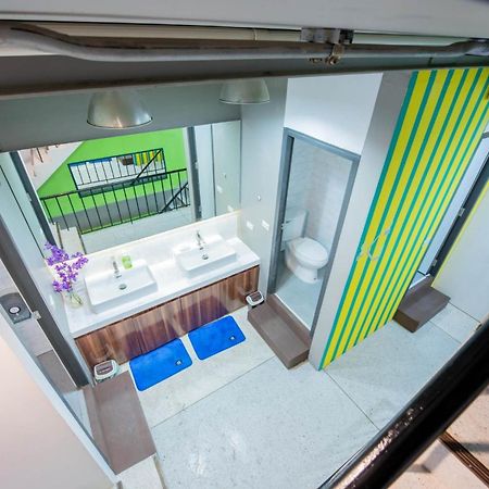 Mascotte Hostel Silom Bangkok Exterior photo